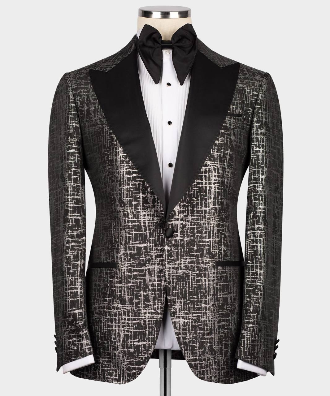 Men's Tuxedo Silver Pattern with Black Collar